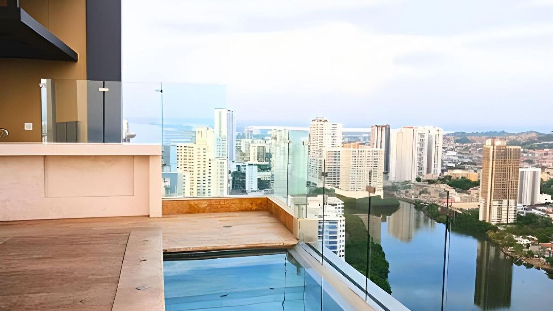 Luxury 2b, Stunning View 4 Blocks From Walled Apartment Cartagena