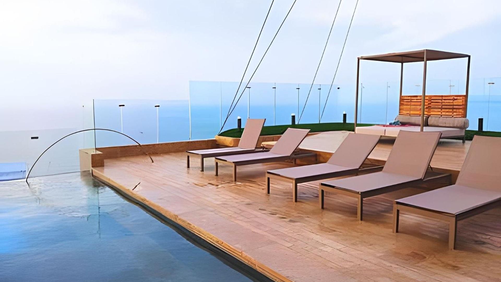 Luxury 2b, Stunning View 4 Blocks From Walled *