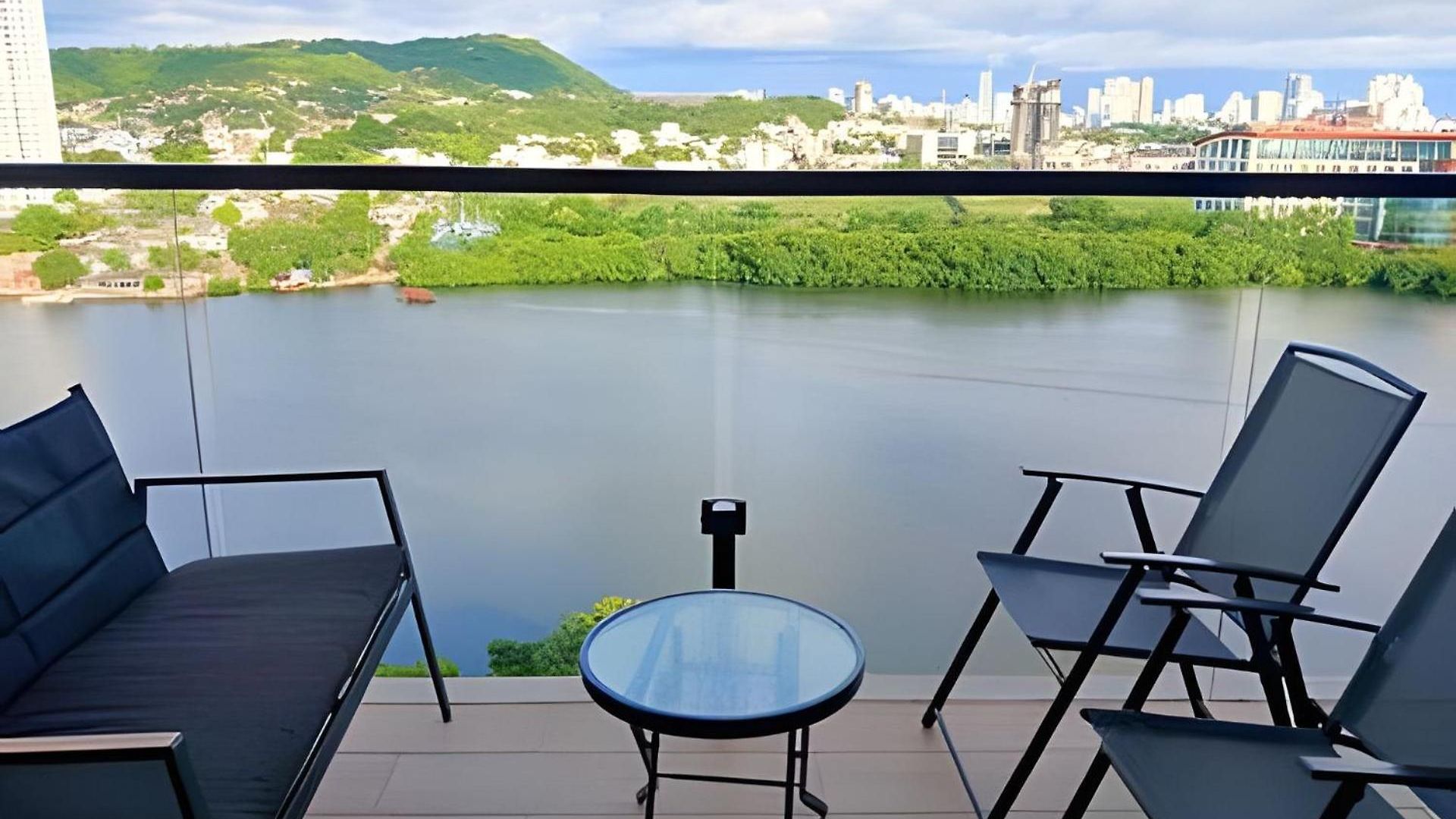 Apartment Luxury 2b, Stunning View 4 Blocks From Walled *