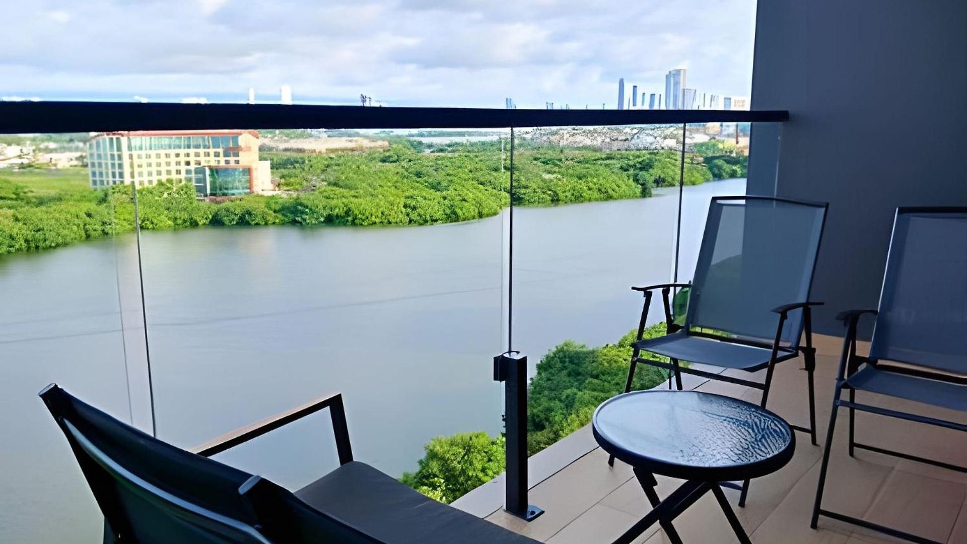 Luxury 2b, Stunning View 4 Blocks From Walled Apartment Cartagena