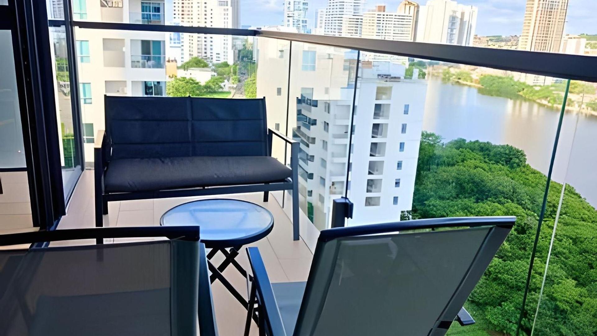 Luxury 2b, Stunning View 4 Blocks From Walled * Cartagena