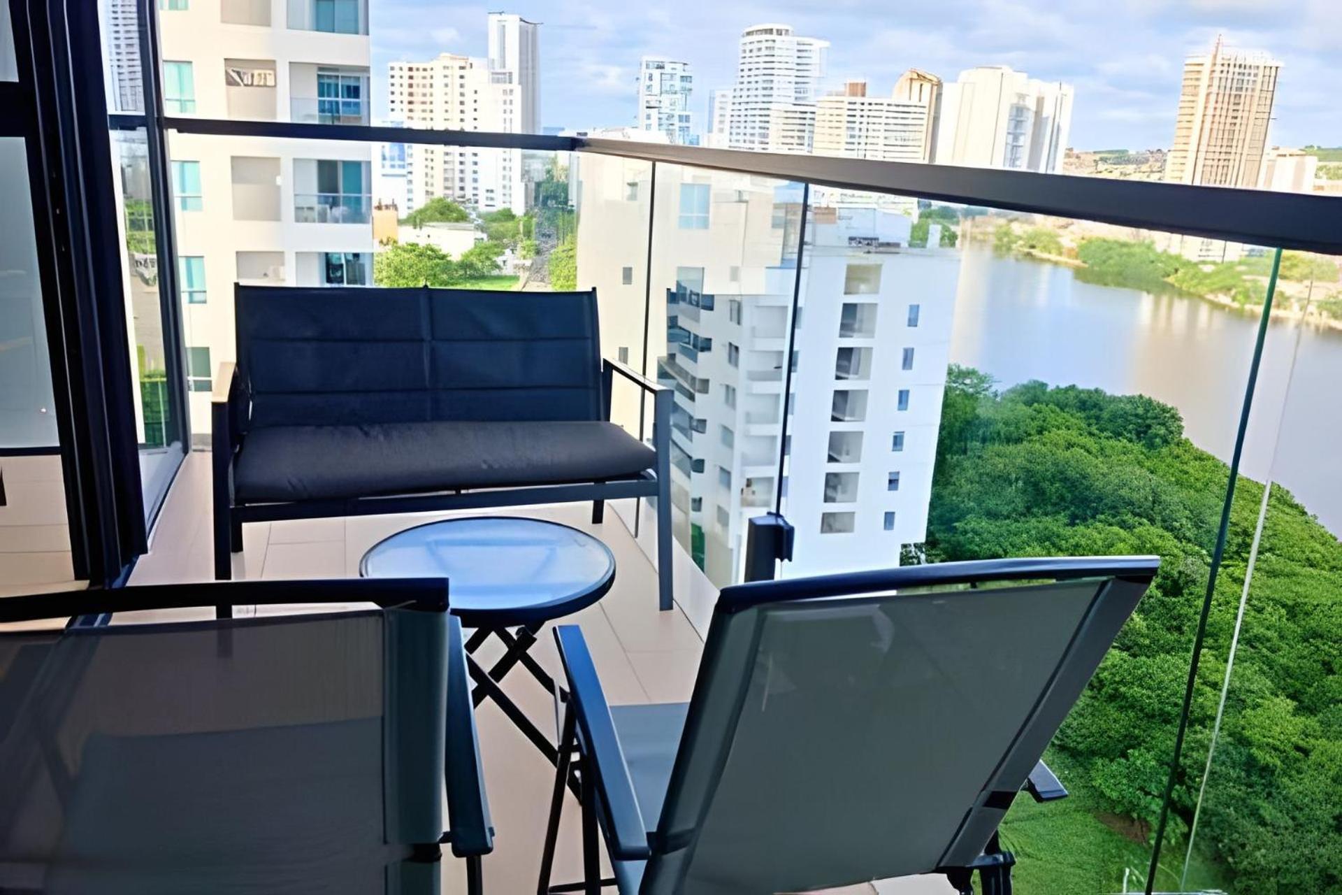 Luxury 2b, Stunning View 4 Blocks From Walled * Cartagena